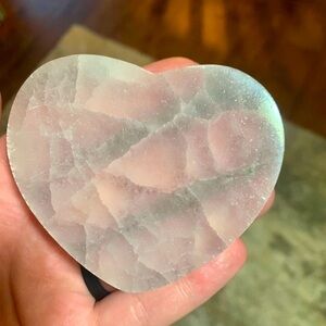 Selenite Heart Charging Plate